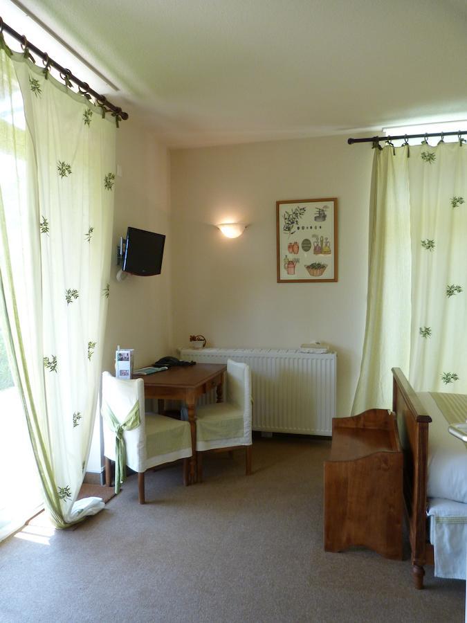 Hotel La Terrasse Marnand Pokoj fotografie